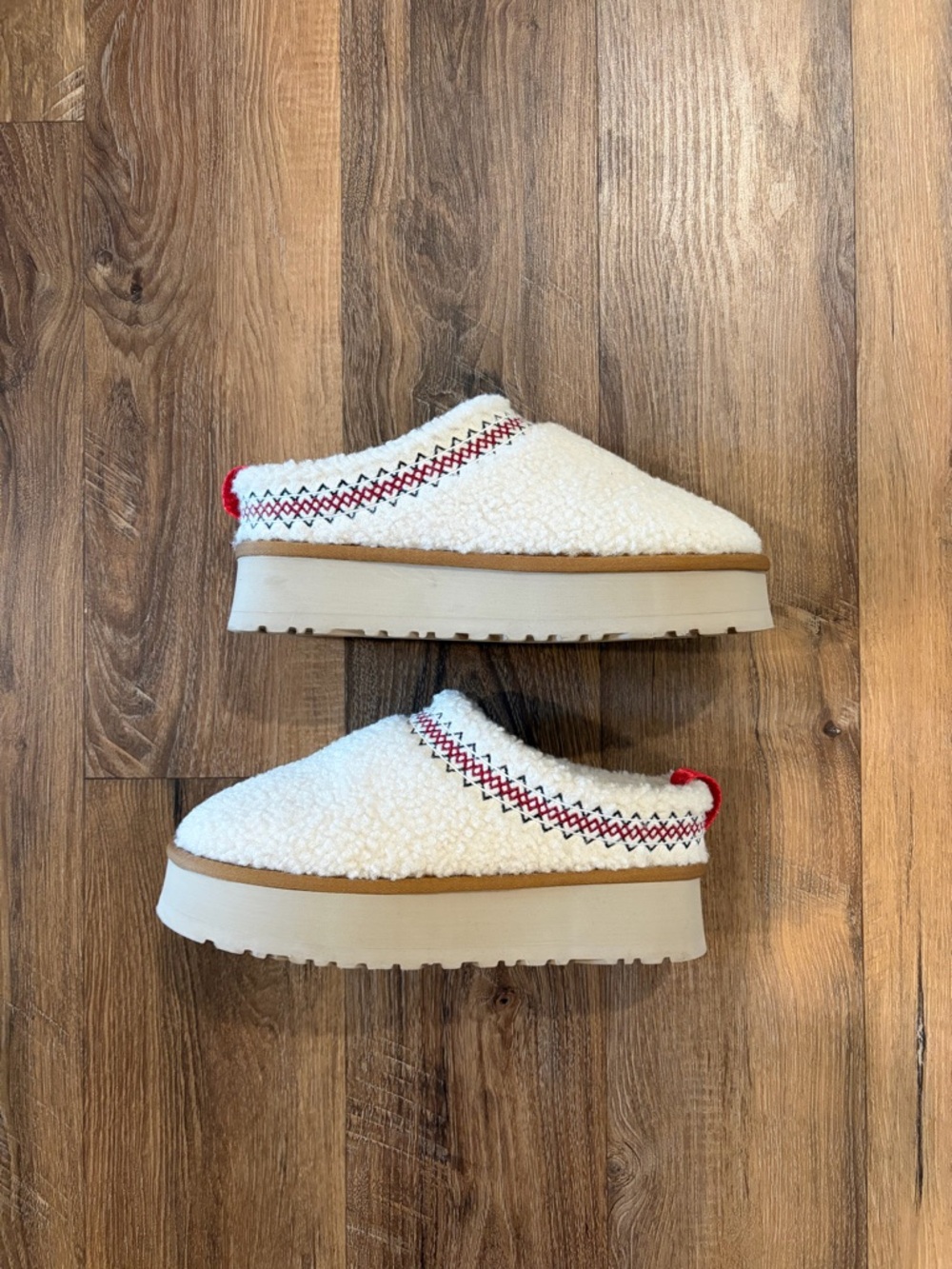 UGG Women’s Tazz Braid Natural Platform Slipper